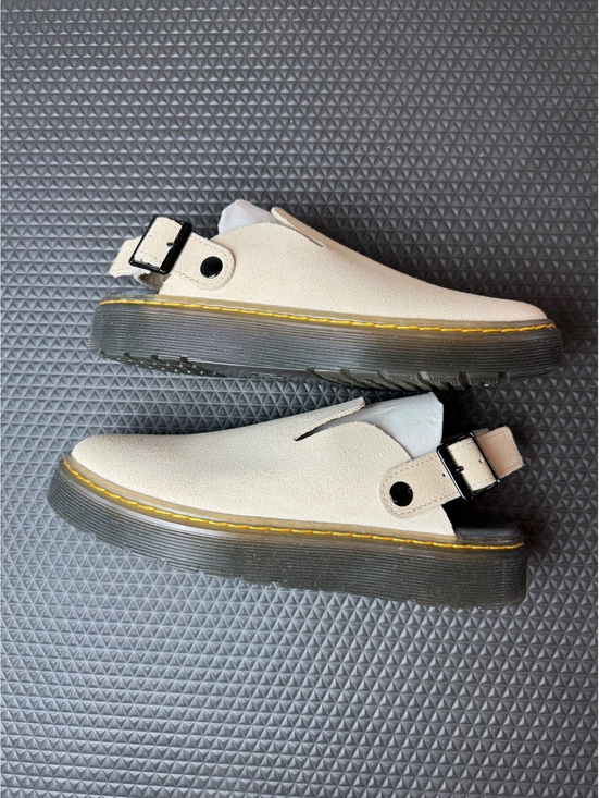Dr. Martens Shoes - Doc Dr. Martens Carlson Slingback Clogs Mules Women’s 7 Men’s 6 Warm Sand NEW